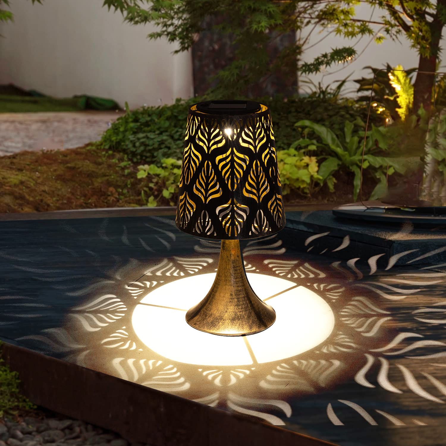 Luzes solares decorativas para jardim ao ar livre e interior Design vazado Abajur de mesa solar à prova d'água